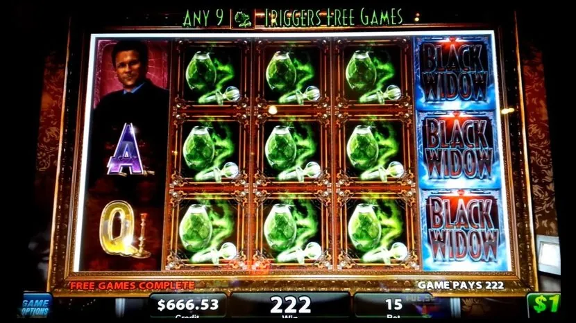Black Widow slot — Paytable showing Black Widow and Venom symbols