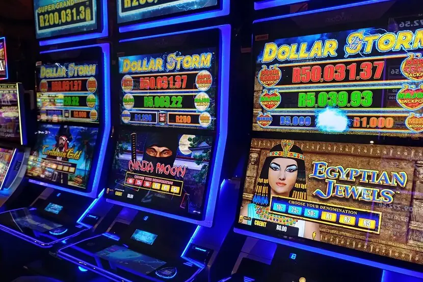 Dollar Storm — Gameplay screenshot — base reels