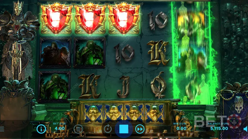 Forbidden Throne — Gameplay screenshot — base reels